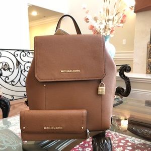 Michael Kors Hayes backpack&wallet weekend sale